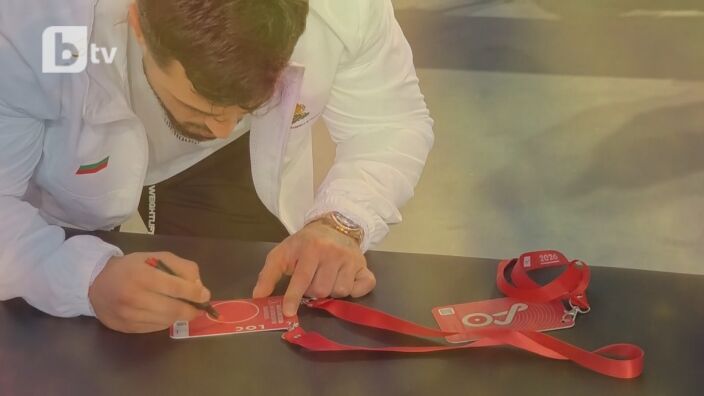 Всеки иска да се докосне до Карлос Насар (ВИДЕО)