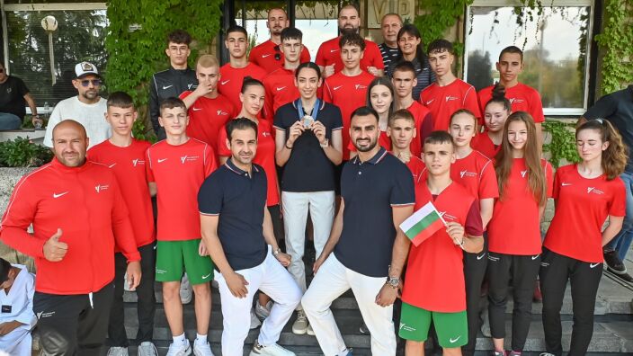 Българска олимпийска медалистка протестира срещу режима в Иран (ВИДЕО)