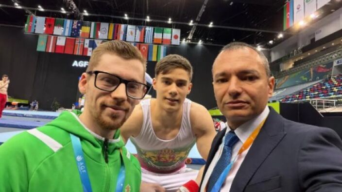 Българин със злато на кон с гривни в Баку