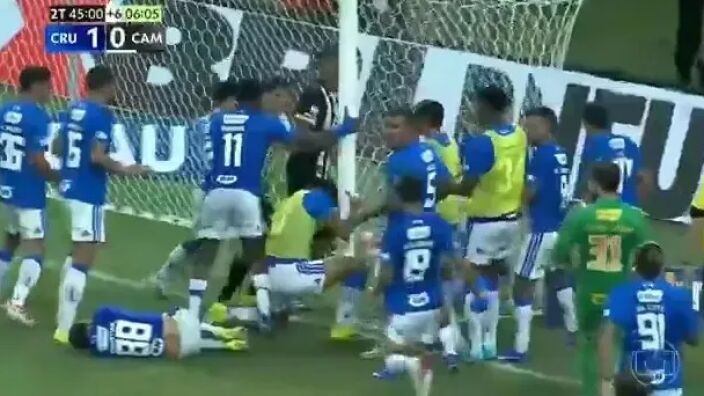 23 червени картона: ММА на дерби в Бразилия (ШОКИРАЩО ВИДЕО)