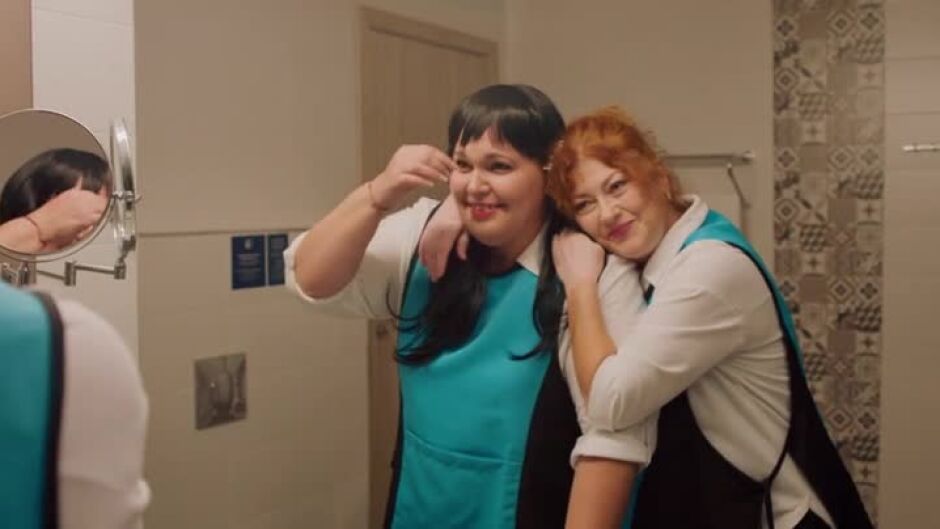 "Влез в сериала": Кои са Севда, Райна и Моника в "Съни бийч"?