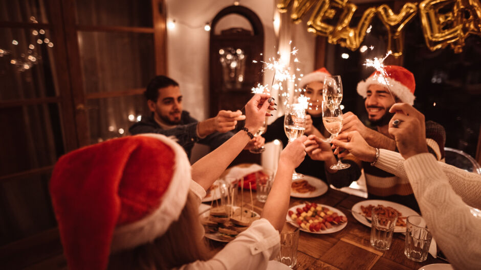 Трапезата на 31 декември: символика, традиции и меню за новогодишната вечер (ВИДЕО)