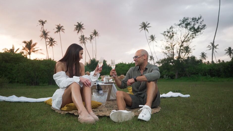 След победата в "Ергенът" 5: Стоян и Симона на луксозна среща (ВИДЕО)