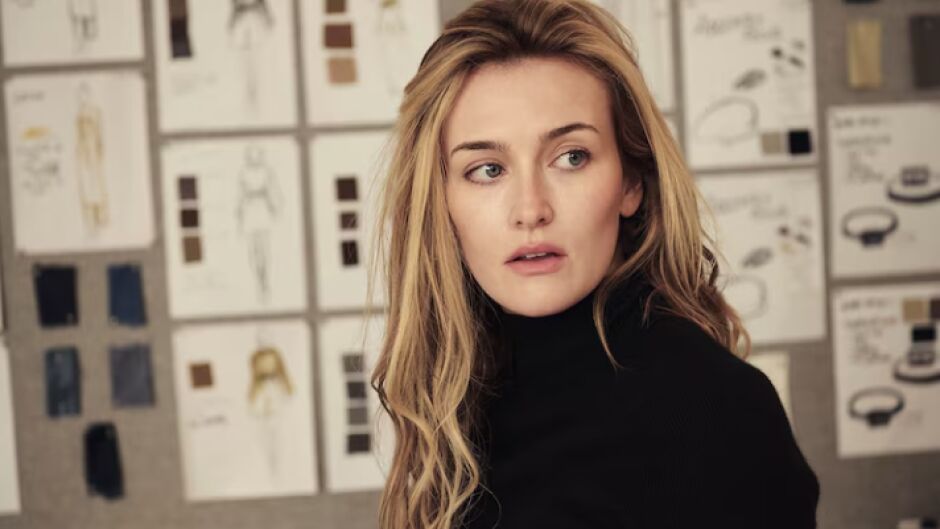 "Love Story": Каролин Бесет и изкуството да бъдеш "Cool Girl"