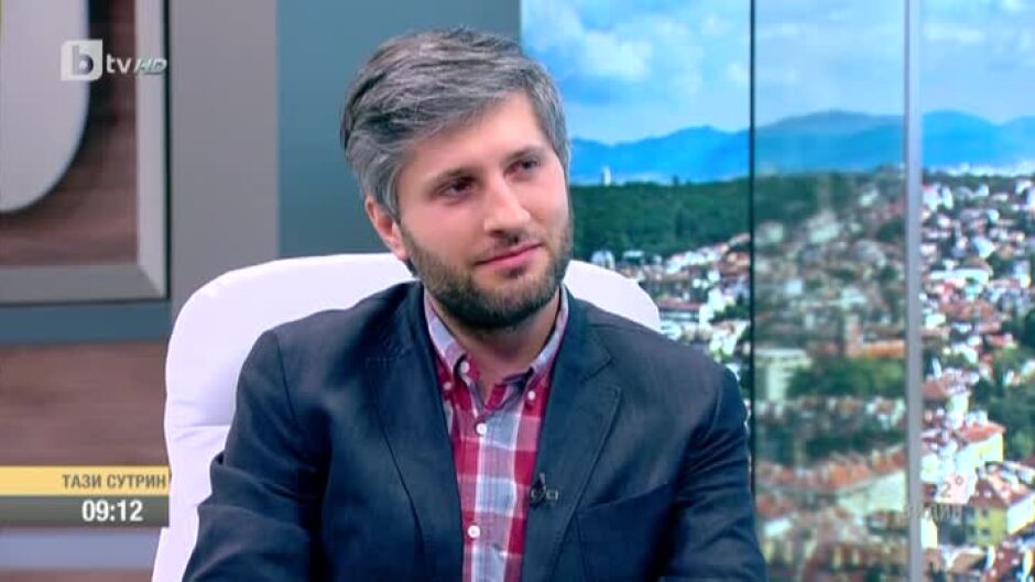 Момчил Степанов: Обичам да мисля за себе си като за пеещ актьор
