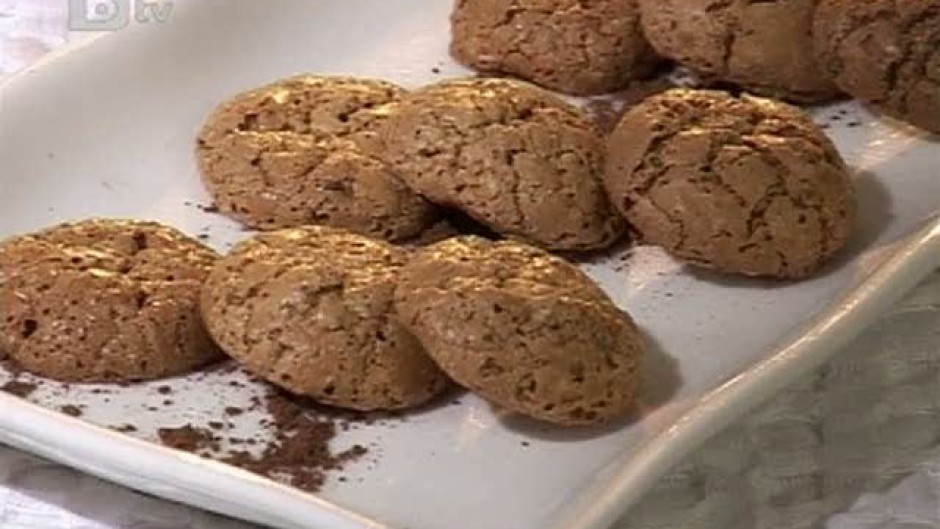 Клисурска баница, Руло с шипков мармалад и Бадемови целувки