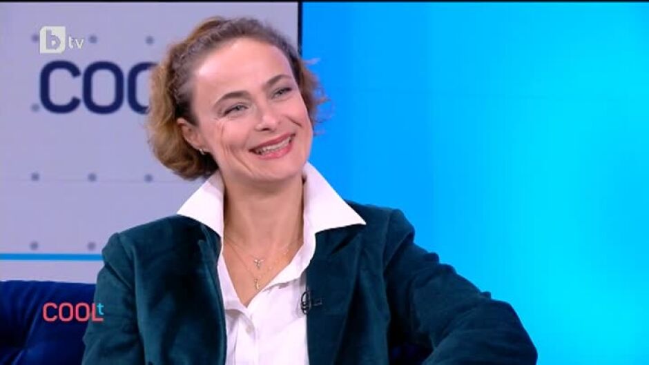 Йоана Буковска-Давидова: Идеята на пиесата "Хаос" е, че три актриси изпълняват 21 роли
