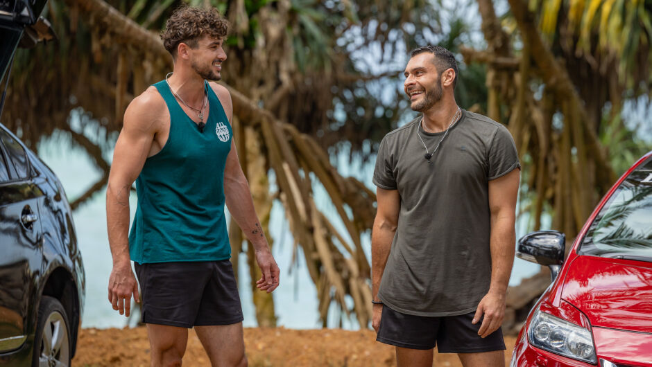 Кой ерген сменя гуми по-добре - Крис или Марин? (ВИДЕО)