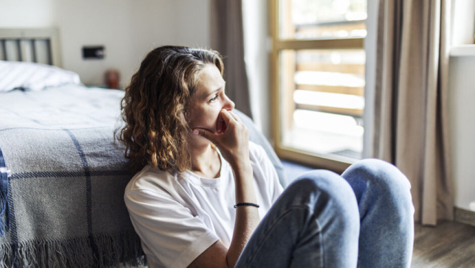 Защо младите хора са по-самотни, дори когато са заобиколени от приятели? (ВИДЕО)