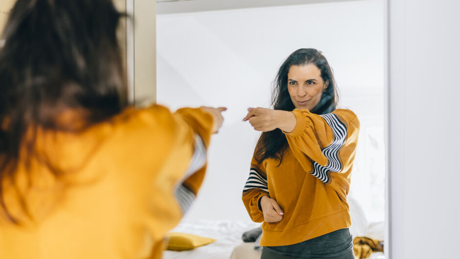 Емили Бронте ~ Гордите хора сами си докарват мъки и неприятности (СНИМКИ + ВИДЕО)