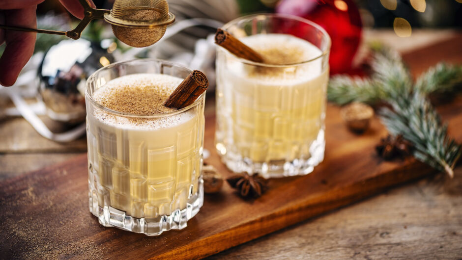 Историята зад егнога - класическият коледен пунш с алкохол (СНИМКИ)