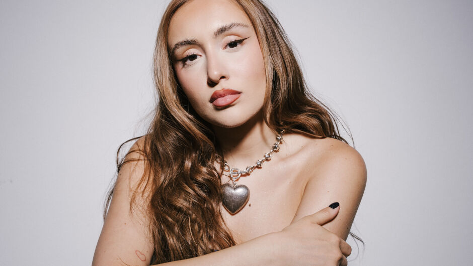 Дара Екимова откровено: За годежа по време на концерт и новия албум (ВИДЕО)