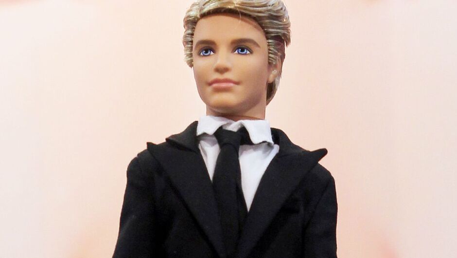 Разкрито е истинското име на куклата Кен! (ВИДЕО)