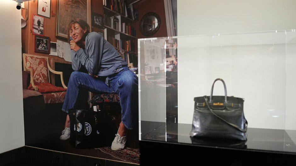 Историческа продажба и спомен за икона: Първата чанта Birkin на Джейн Бъркин счупи рекорди на търг