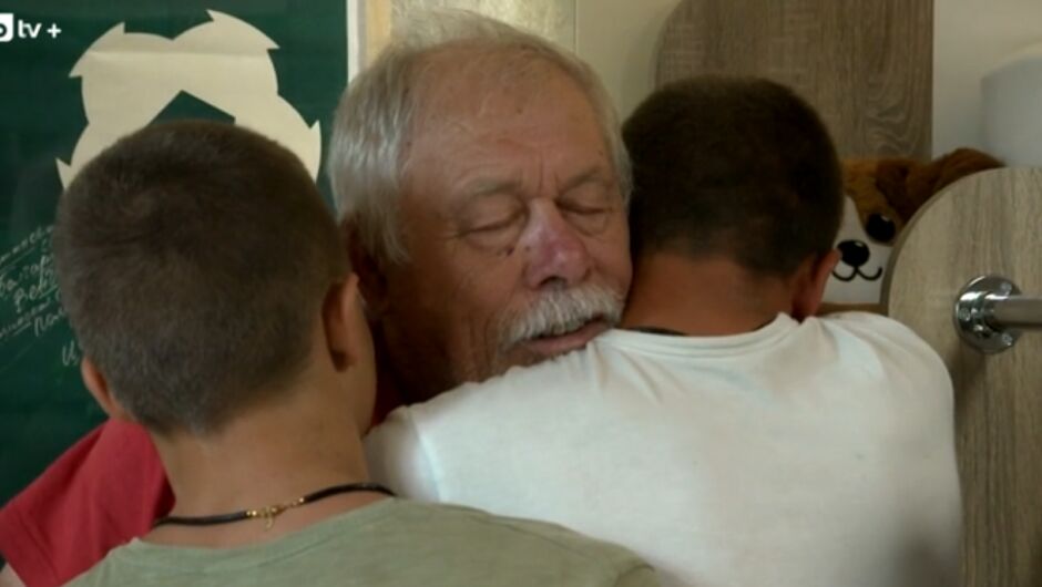 Разтърсваща история в "Бригада Нов дом": 77-годишният дядо Христо сам отглежда четирима внуци (ВИДЕО)