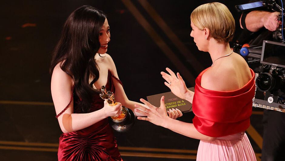 Джеси Бъкли спечели "Оскар" за най-добра актриса в главна роля (СНИМКИ+ВИДЕО)