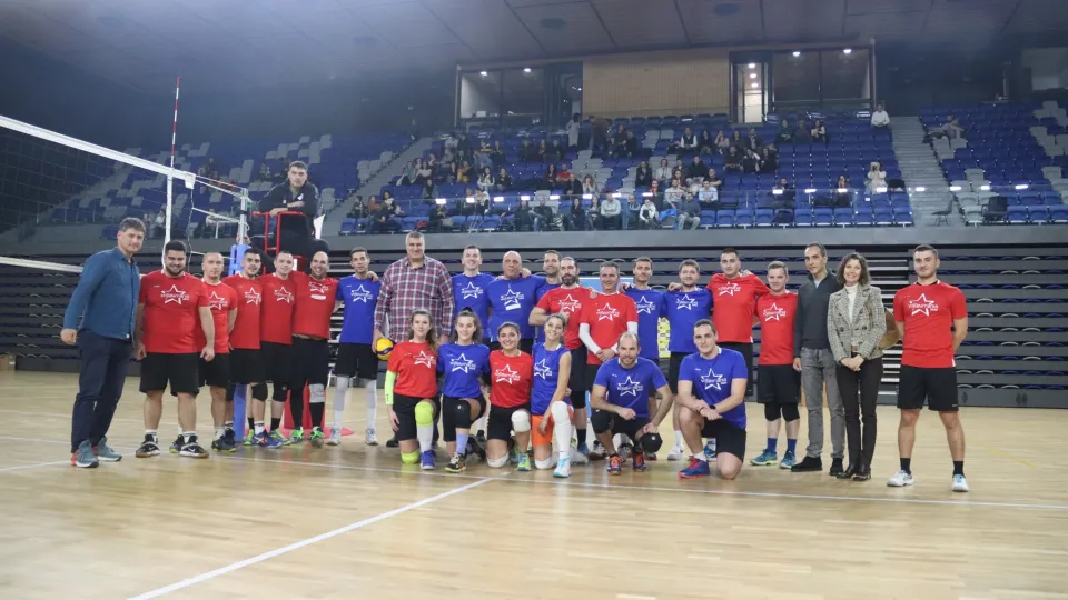 Мачът на звездите във Volley Mania събра над 2700 лв за благотворителност