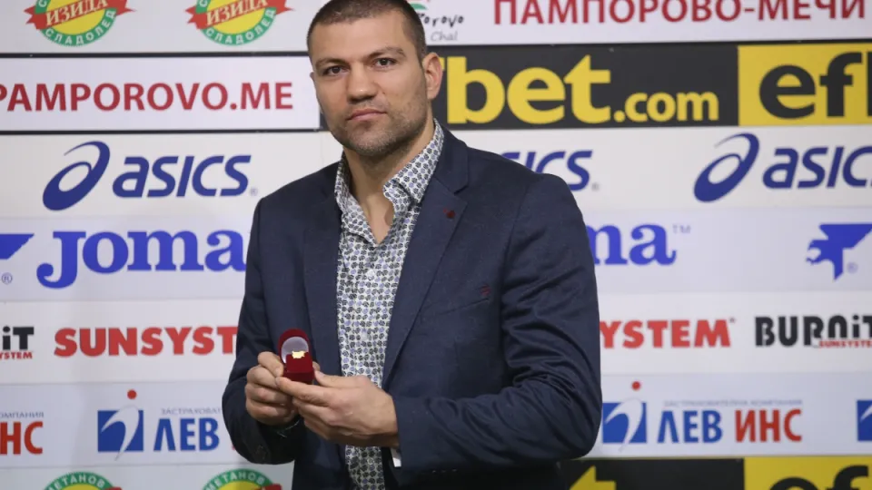 Тервел Пулев влезе в топ 10 на WBA (ВИДЕО)