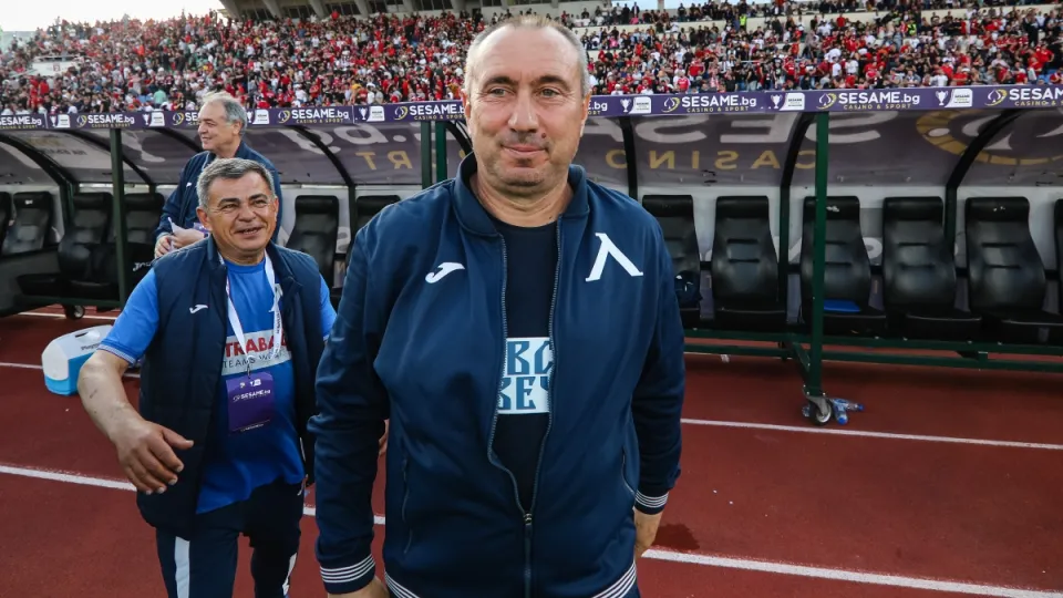 Стоилов през сълзи: Сега трябва да спасим 
