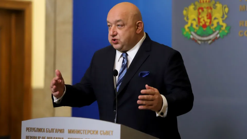 Кралев: Наблюдаваме внимателно процесите във волейболната федерация