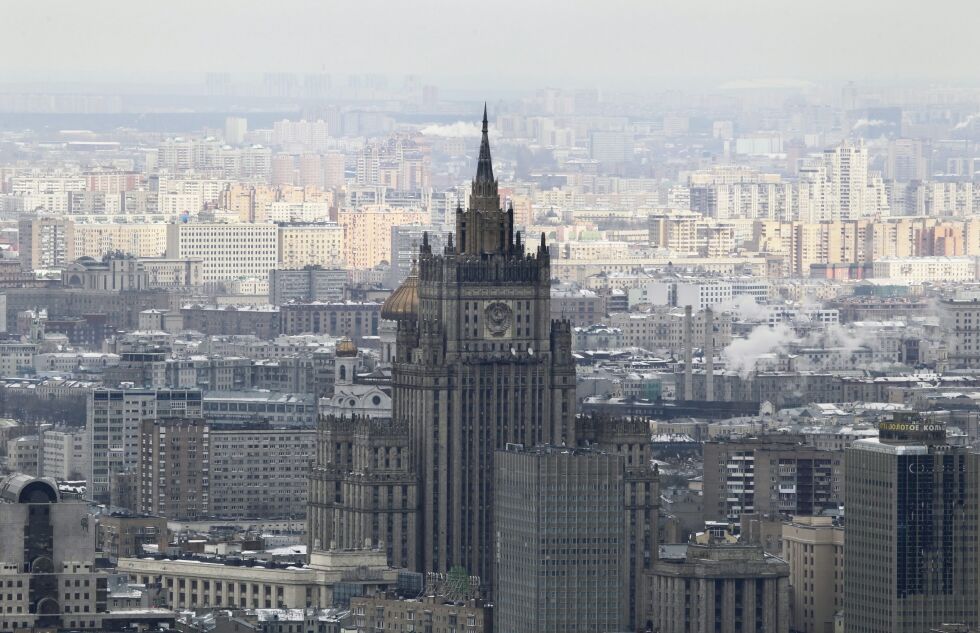 Самолет със 173 пътници кацна аварийно в Москва