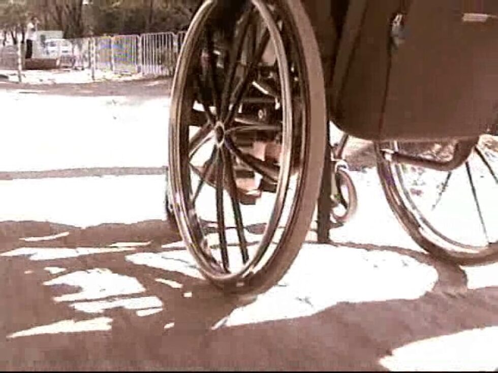 468 доброволци помагат на трудно подвижни хора да гласуват