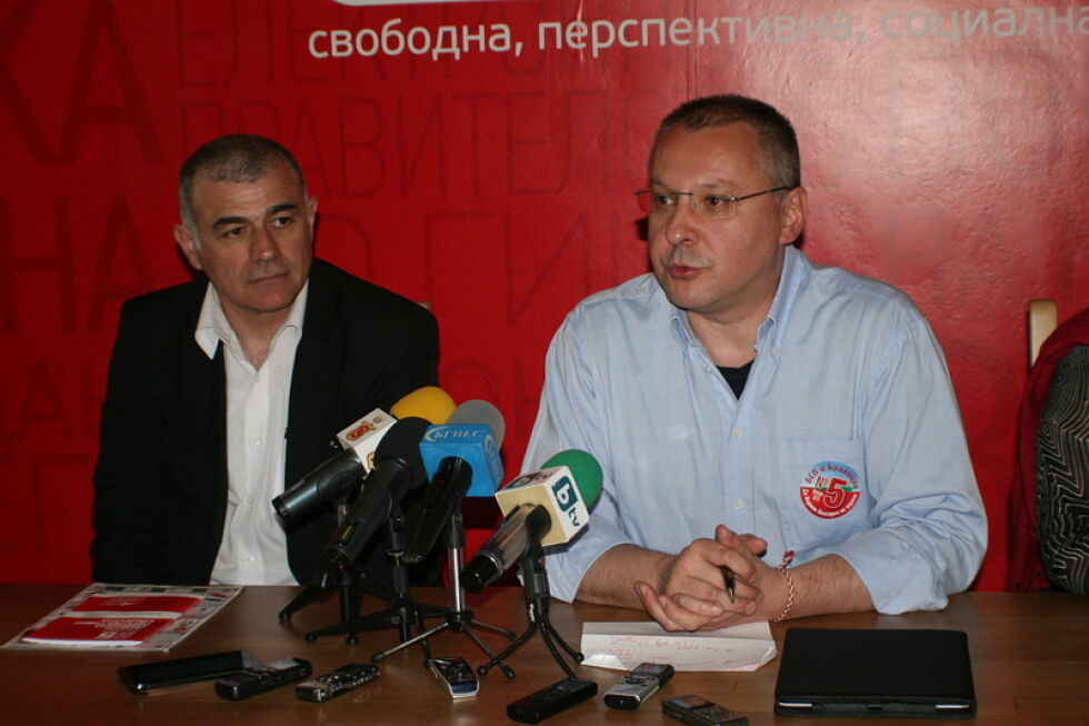 Станишев: Борисов е зависим от “воденичния камък” Цветанов