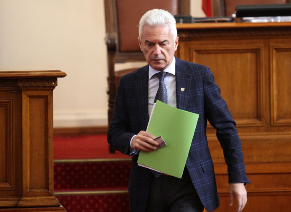 Сидеров се регистрира за евроизборите и възкликна: „Атака” не иска ЕС