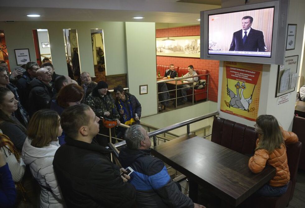 Янукович към украинците: На крачка сте от гражданска война!