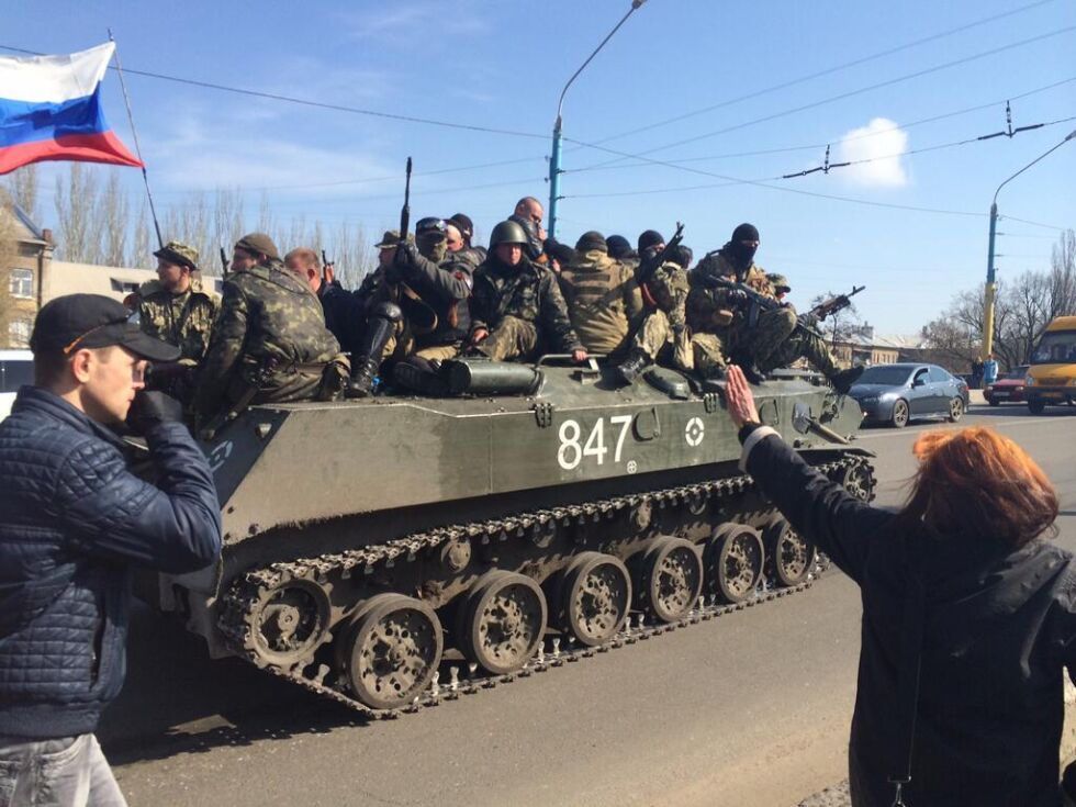 БТР-и с руски знамена в Краматорск и Славянск