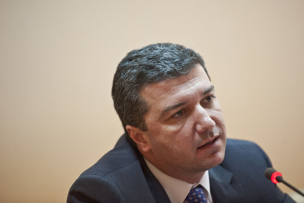 Стойнев: Банковата система е стабилна,влоговете - гарантирани