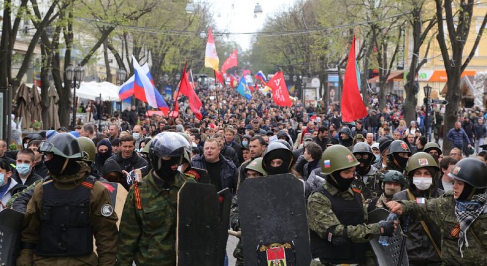 Многохиляден митинг в Одеса в памет на загиналите в Киев полицаи от Беркут