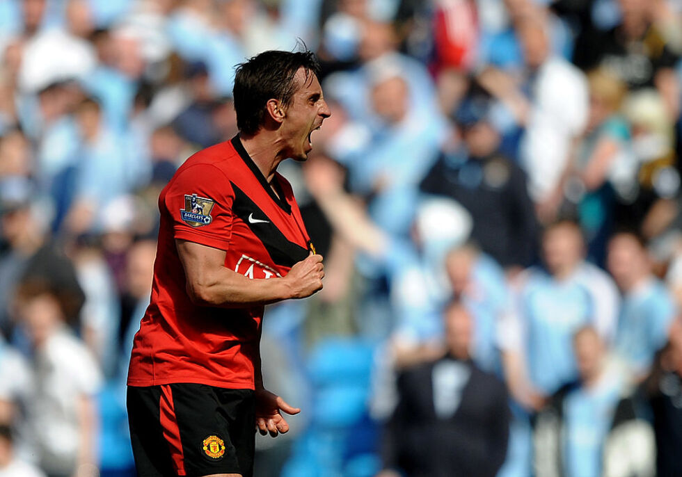 Гари Невил изпълнява заръките на Бербатов - поддържа форма в Сингапур (ВИДЕО)
