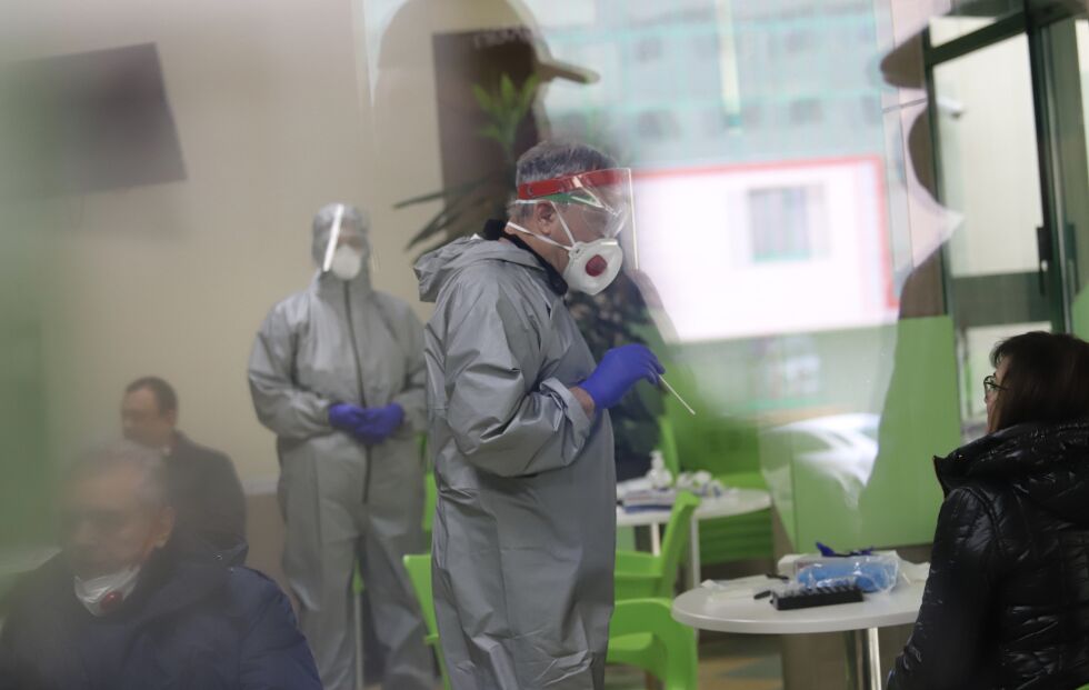 Двете съмнителни проби на депутати за COVID-19 са отрицателни