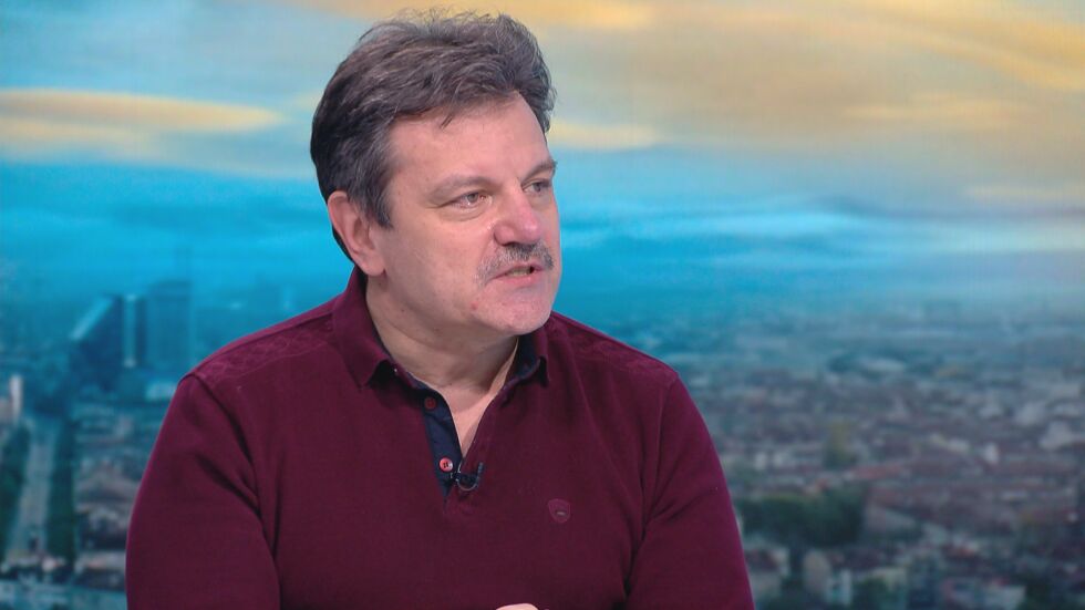 Д-р Александър Симидчиев: Медицинският съвет продължава да работи, но неофициално