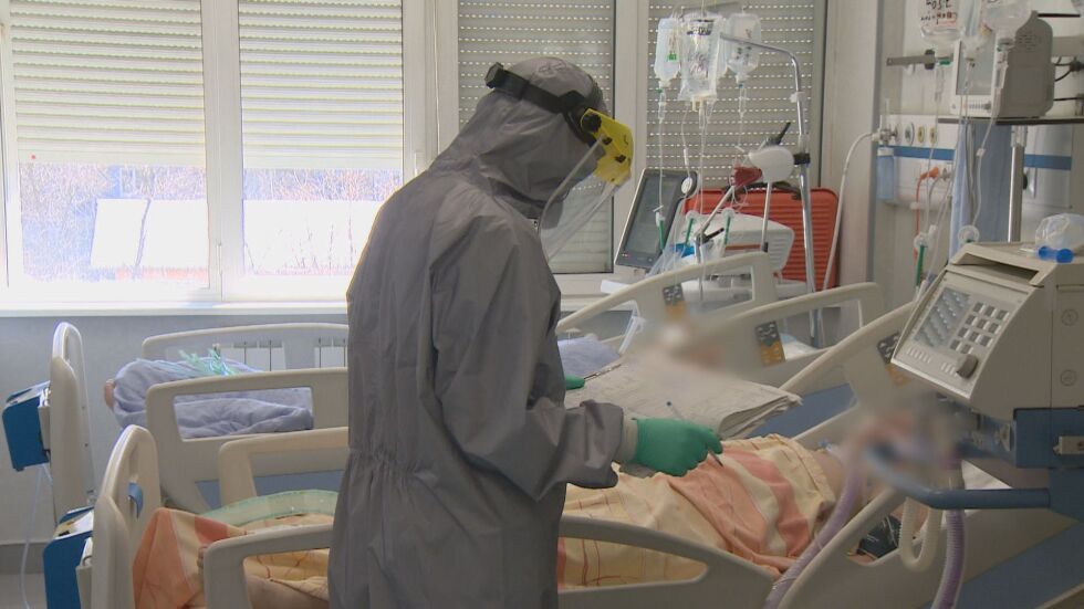 Под натиска на COVID-19: Столичната болница „Св. Анна“ е на предела
