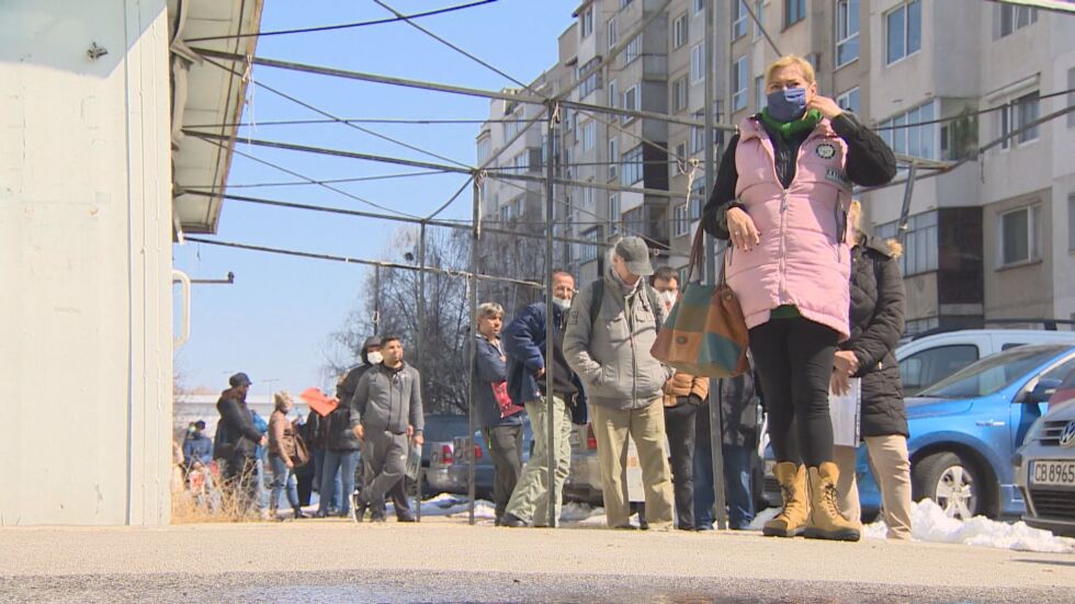 „Галъп Интернешънъл“: Коронавирусът удари доходите на близо половината българи