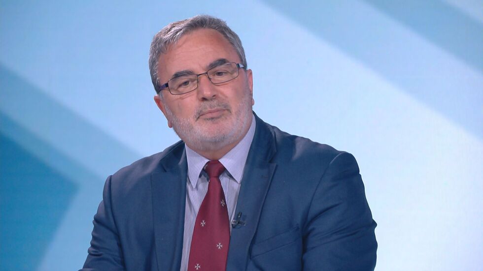 Доц. Кунчев: Вървим към леко отпускане на мерките срещу COVID-19
