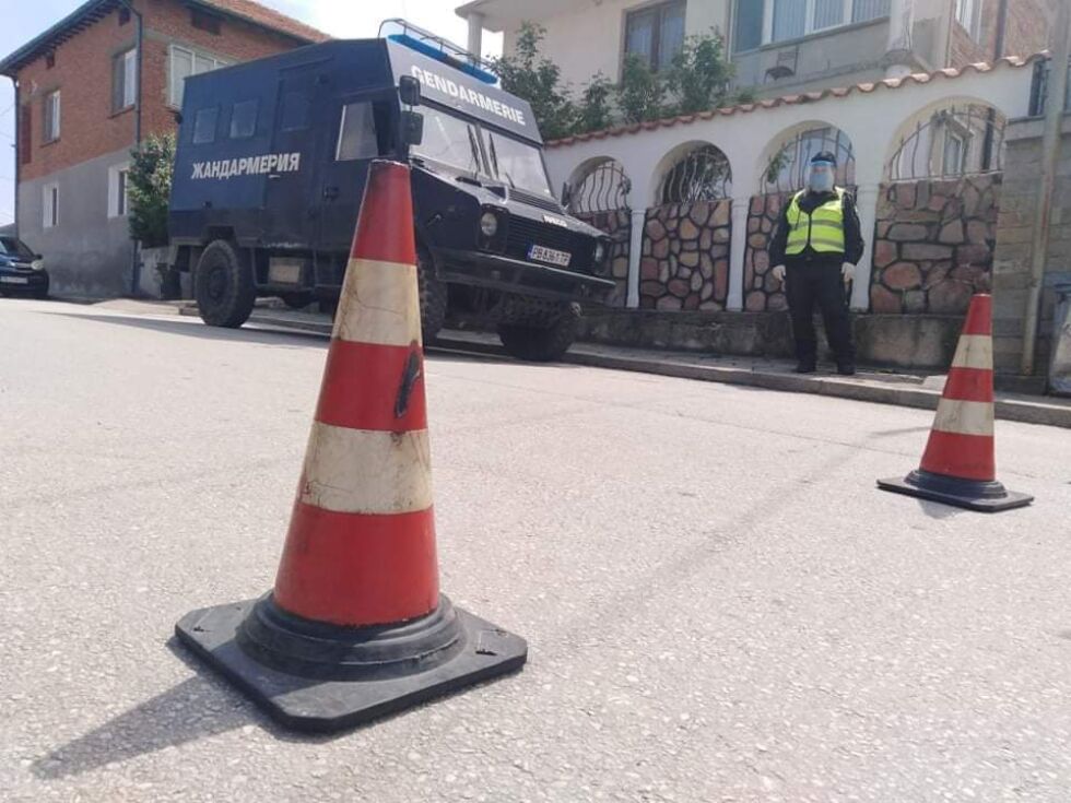 Хората в Брестовица притеснени – твърдят, че в „заразения“ квартал не се спазва карантината
