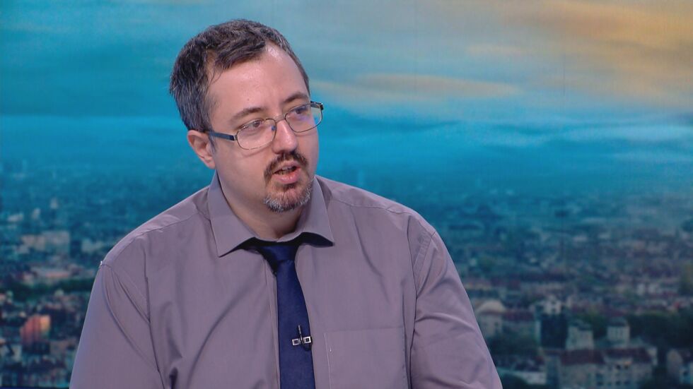 Математик: Намираме се в плато, но след отварянето може отново да се очаква ръст