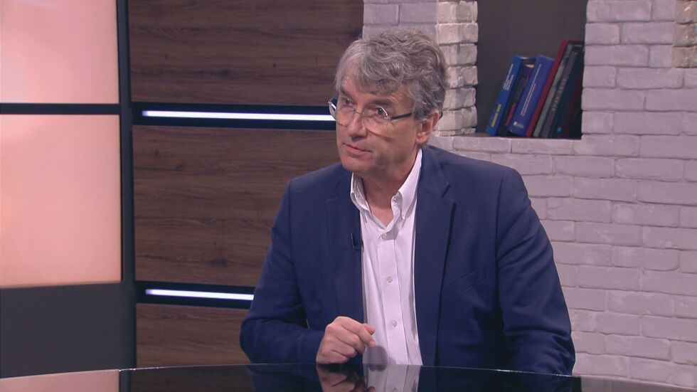 Акад. Лъчезар Трайков: Случаите на енцефалити и инсулти при COVID-19 са редки