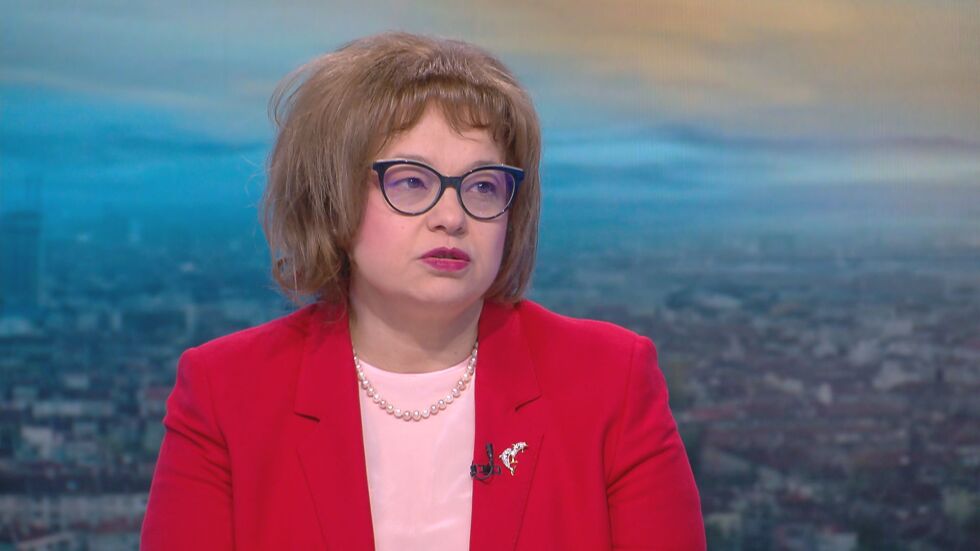 Проф. Станева: Трудно е да се каже кое точно във ваксината на „АстраЗенека“ предизвиква тромбозата