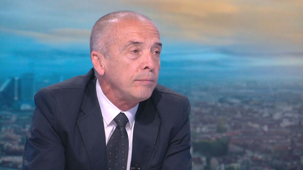 Доц. Мангъров: Пандемията се намира в стадий на постепенно затихване