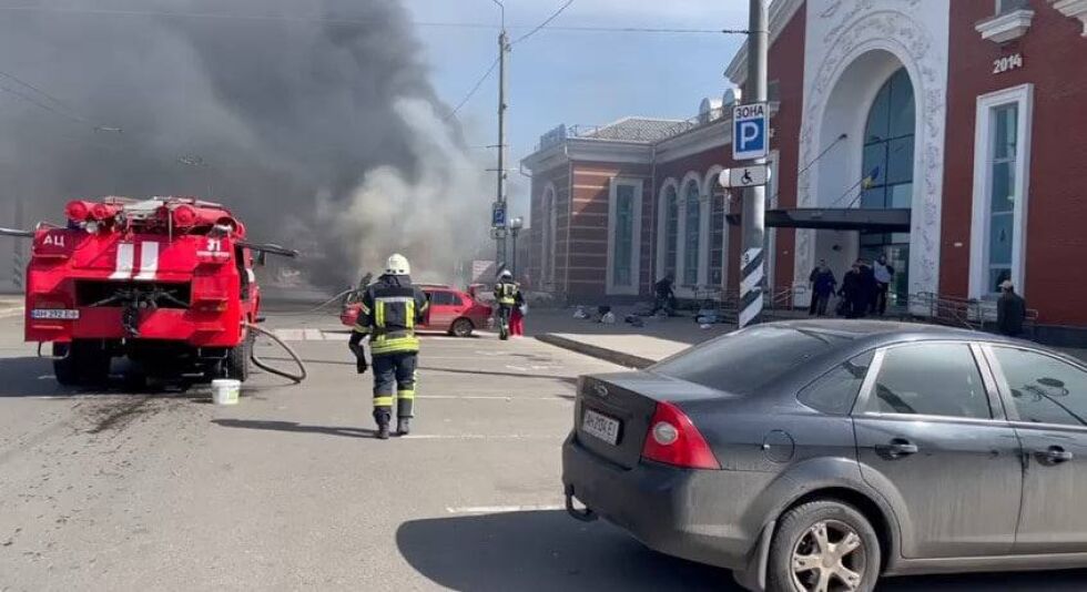 Русия удари гарата на Краматорск, жертвите са десетки