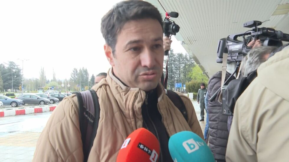 Моряците ни от „Царевна“ се прибраха с правителствения самолет, вижте историите им
