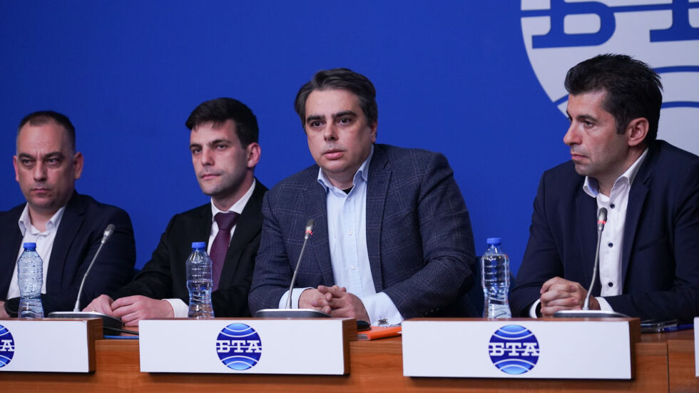 ПП: Подкрепяме оръжието за Украйна, позицията на Радев е позорна
