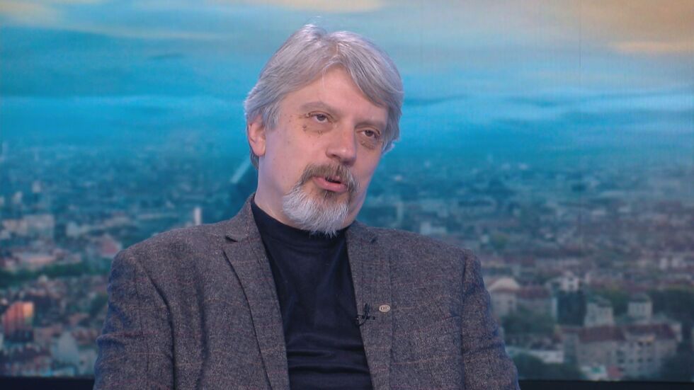 Проф. Николай Витанов: Дифузното разпространение на COVID-19 е изгасено   