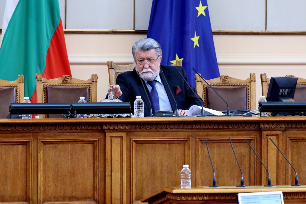 Вежди Рашидов: Смирете нравите си, политиката е низ от компромиси