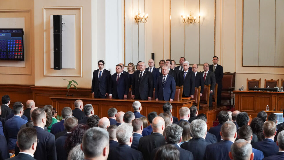 Първият ден на 49-ото НС: Възможно ли ще е излъчването на редовен кабинет? (ОБЗОР)