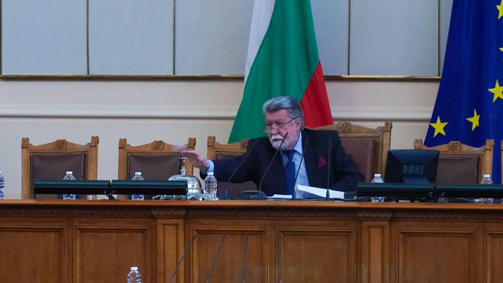 Блокираният парламент: Депутатите и президентът са "с вързани ръце"